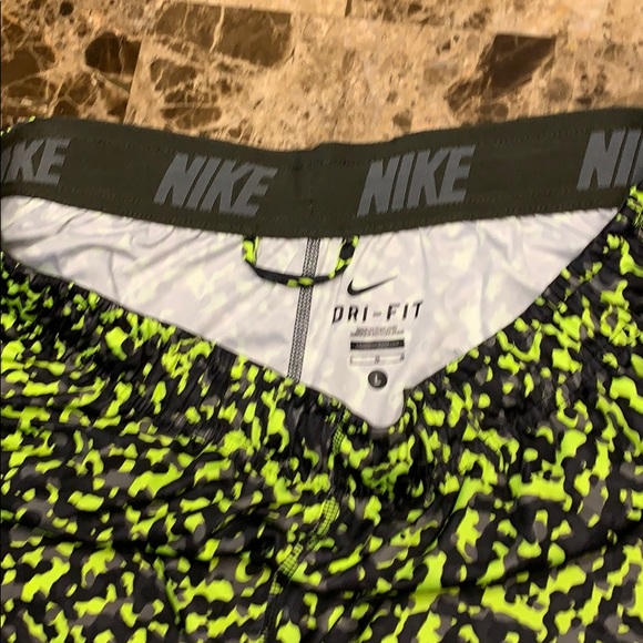 Nike Dri Fit Shorts - Picture 2 of 4